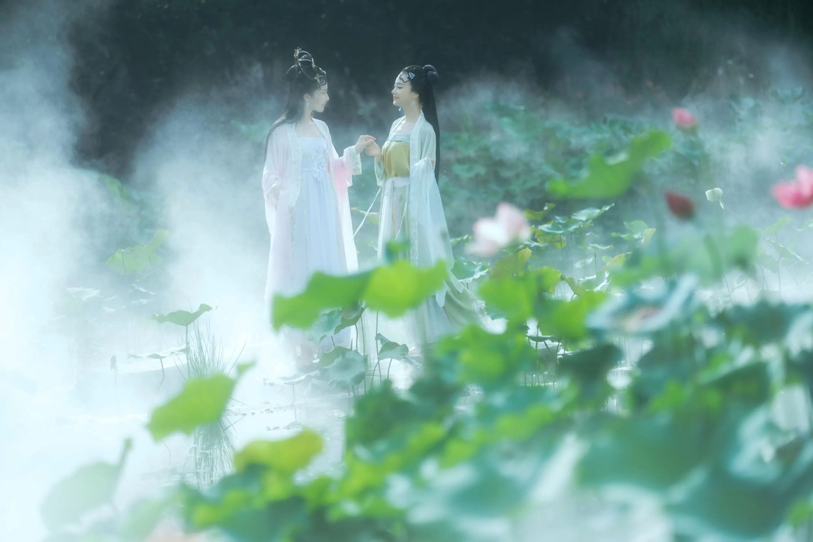 [YITUYU艺图语]2021.12.25 双生花 修水凝花 [31P]插图